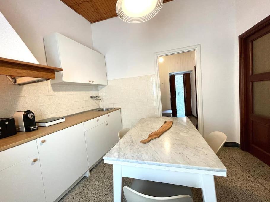 Historic Downtown Home By The Sea With King Bed Monterosso al Mare Buitenkant foto